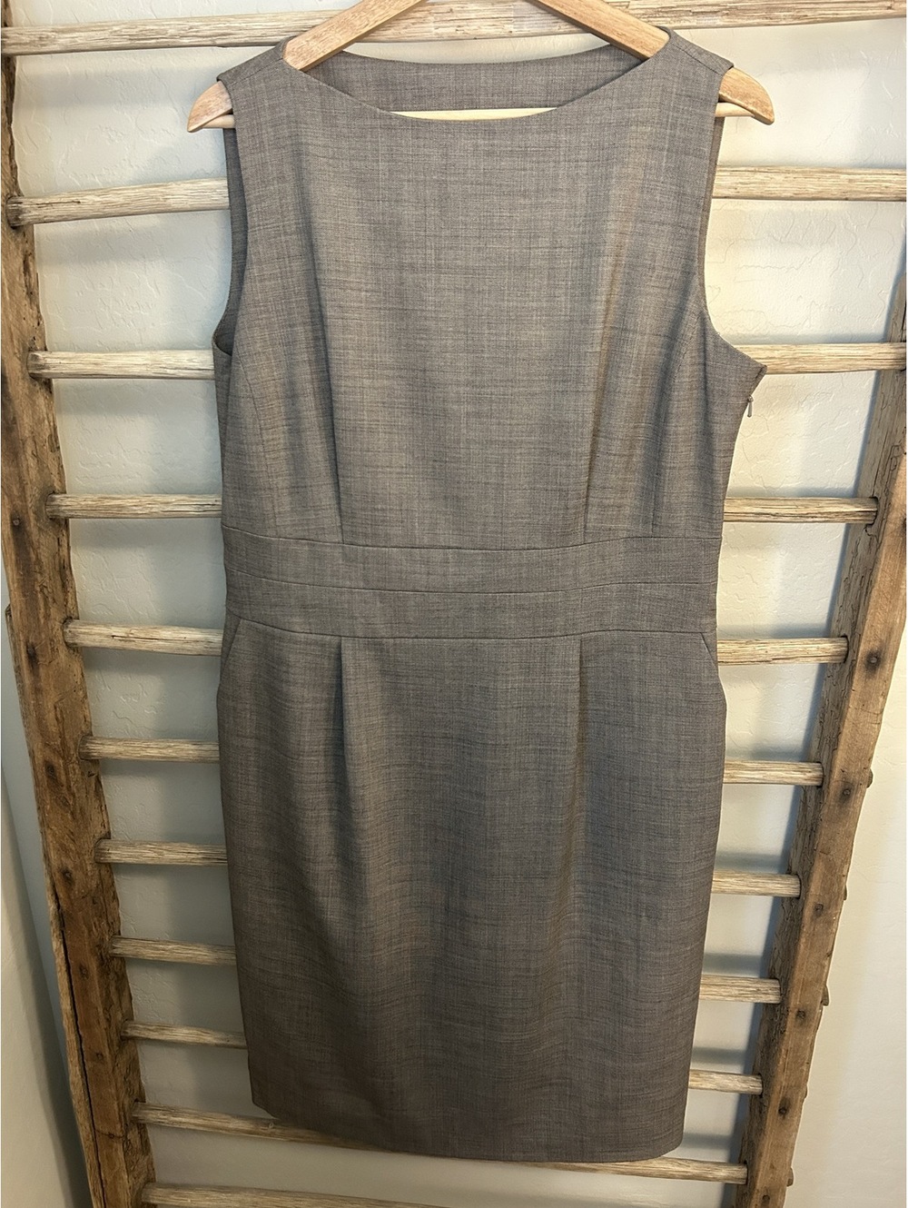 Banana Republic Stretch Gray Sleeveless Sheath Dress Size 16